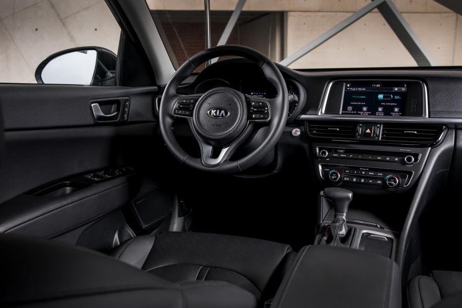 Торпедо Kia Optima Plug-In Hybrid (JF) 2016 года  (WW) (фото 16 из 41)